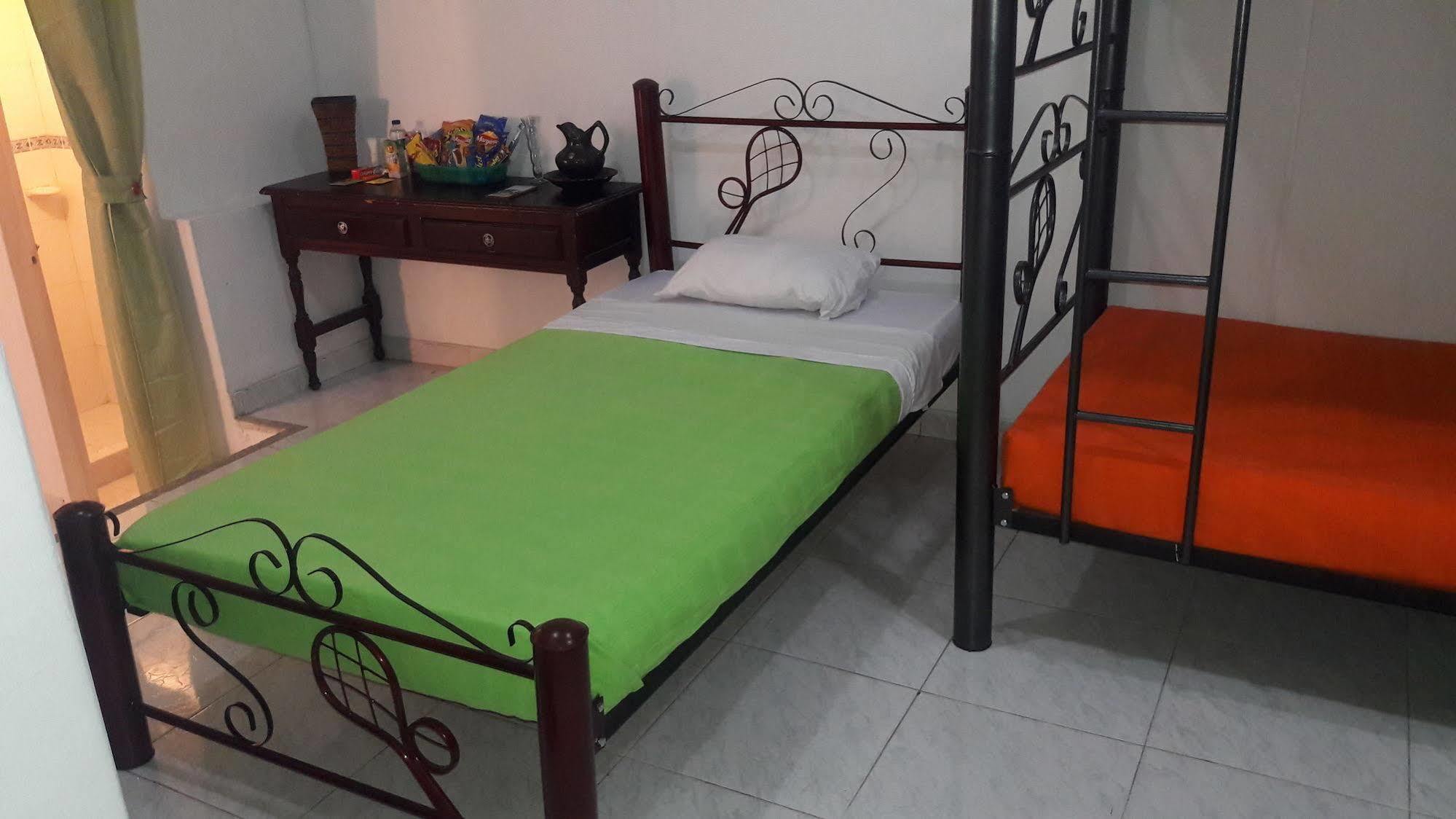 مانيزاليس Hostal Deluxe Santander المظهر الخارجي الصورة