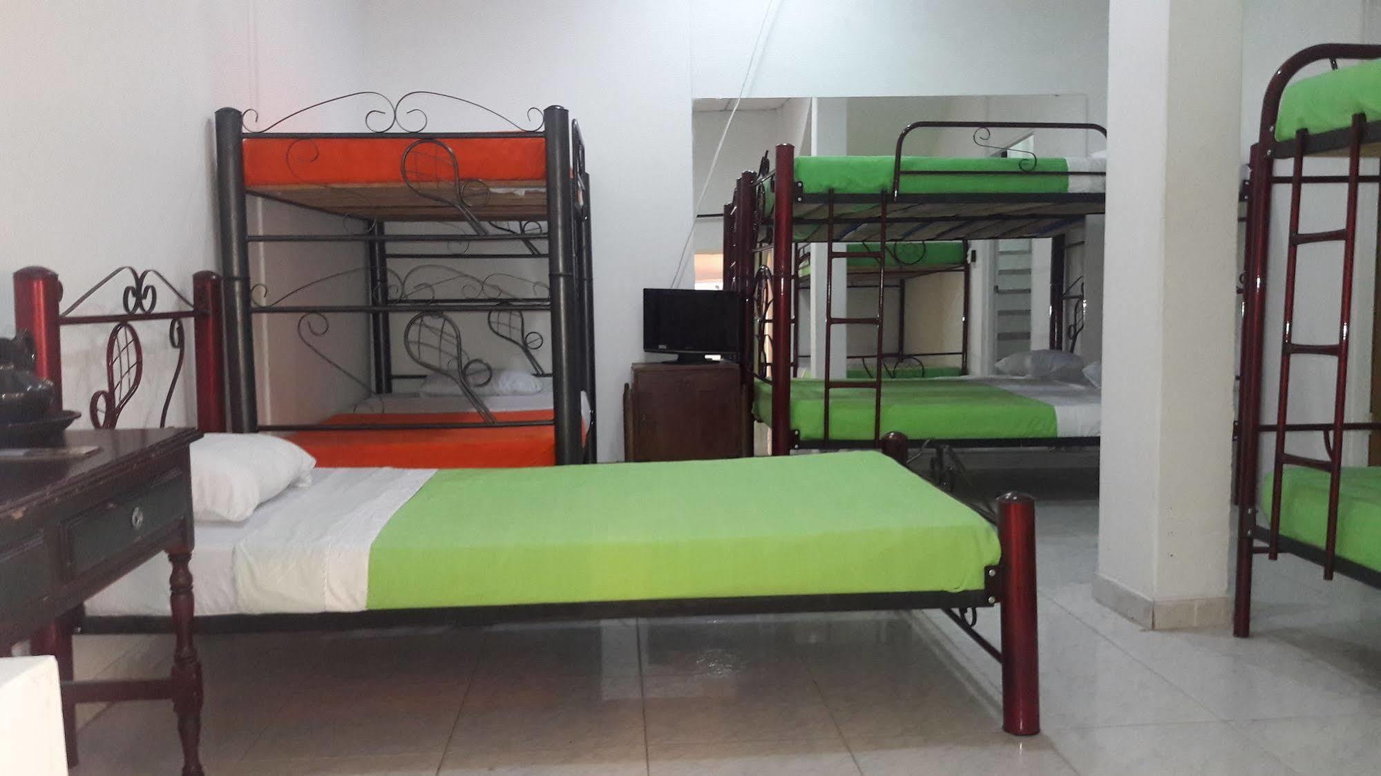مانيزاليس Hostal Deluxe Santander المظهر الخارجي الصورة