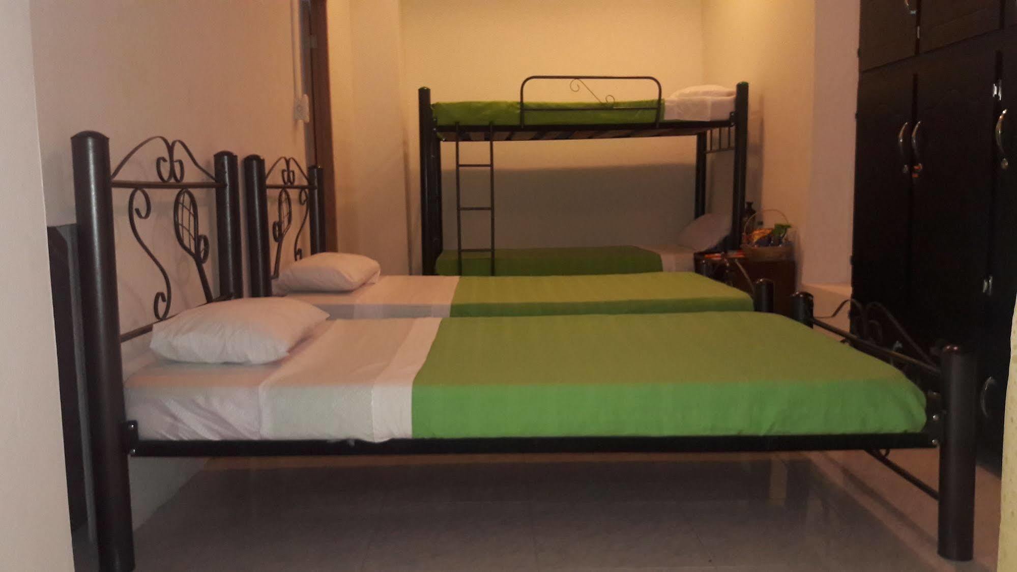 مانيزاليس Hostal Deluxe Santander المظهر الخارجي الصورة