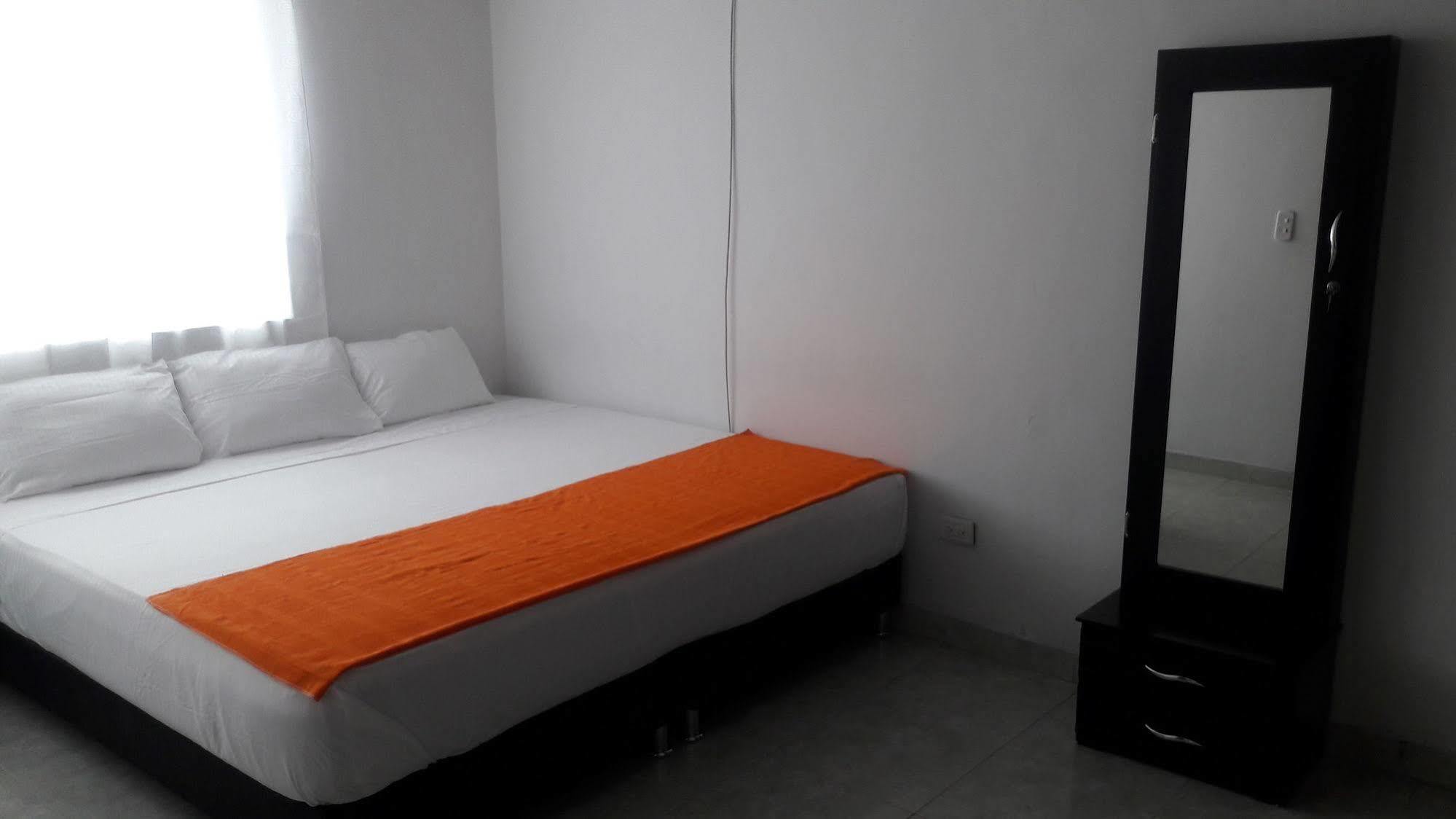 مانيزاليس Hostal Deluxe Santander المظهر الخارجي الصورة