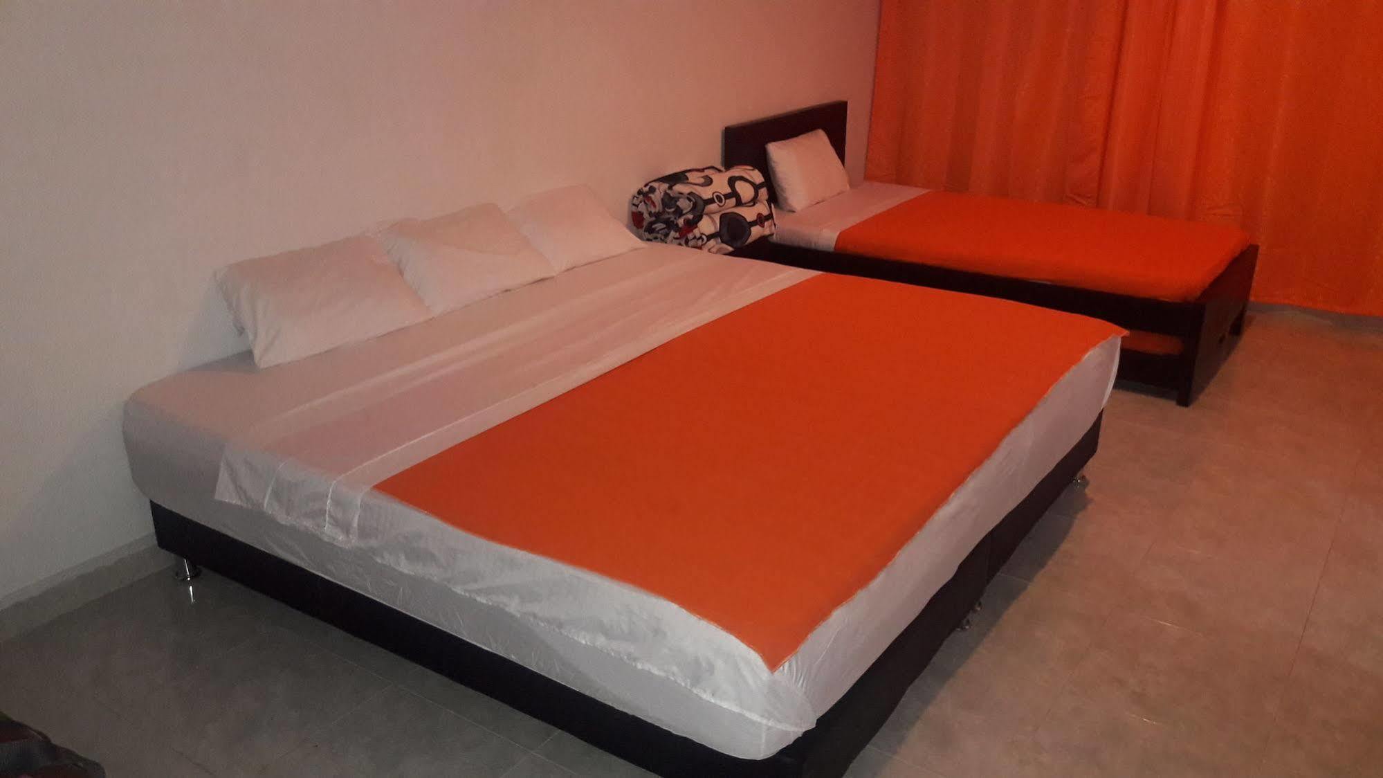 مانيزاليس Hostal Deluxe Santander المظهر الخارجي الصورة