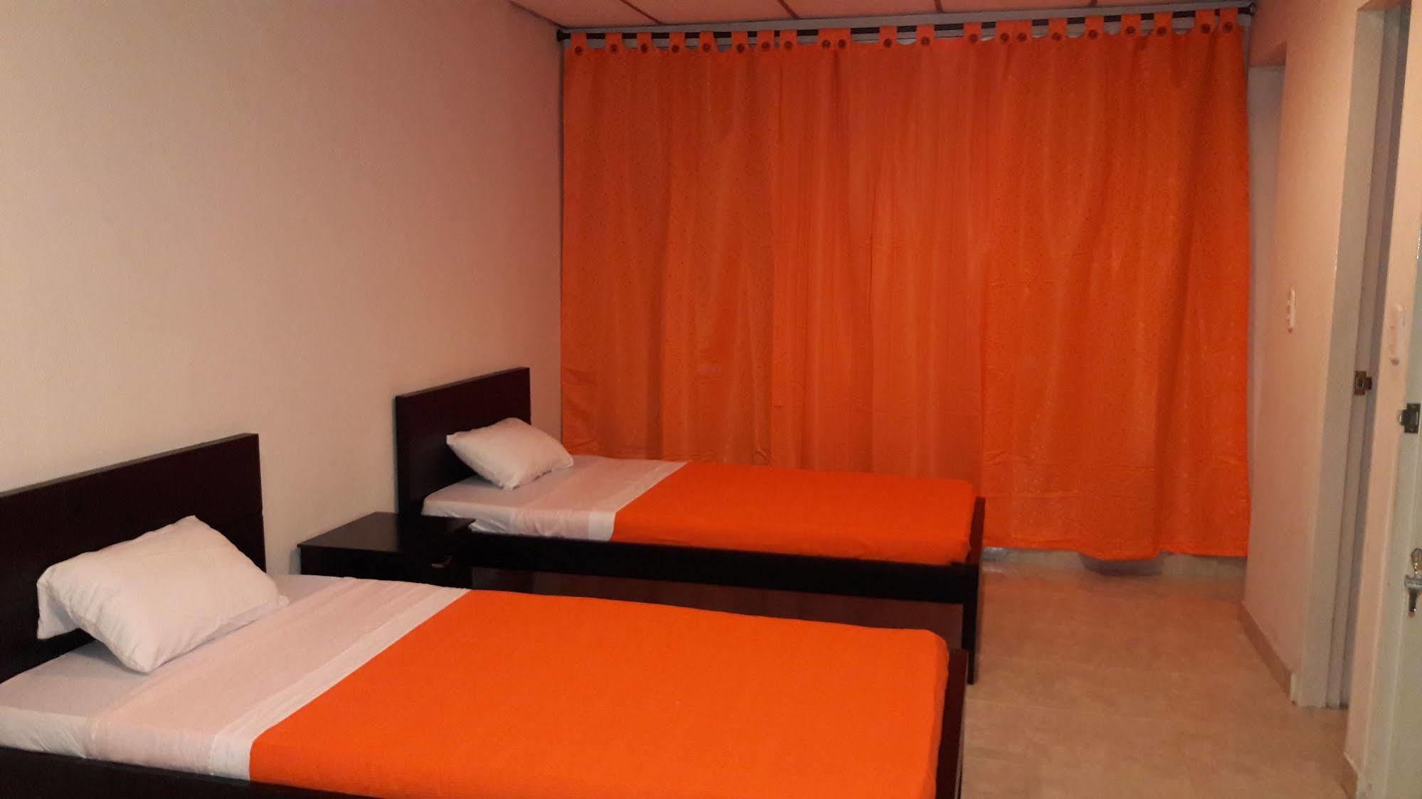 مانيزاليس Hostal Deluxe Santander المظهر الخارجي الصورة